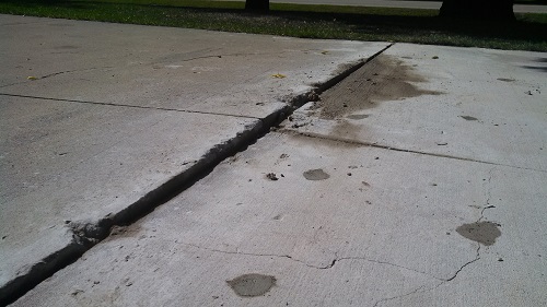 Concrete driveway cracking Concrete driveway cracking
