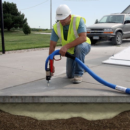 Injecting polyurethane foam PolyLevel step 3: injecting polyurethane foam